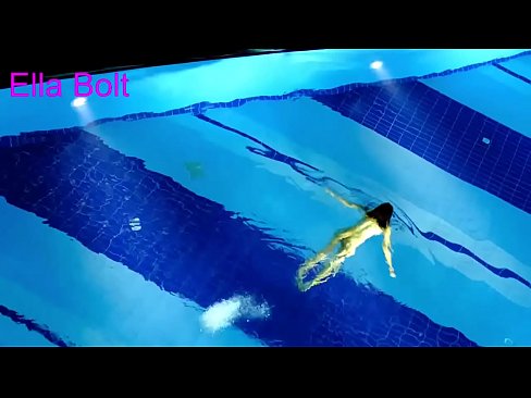 ❤️ No puc parar de mirar-la, jove rossa presa nedant nua a la piscina del complex ELLA BOLT ️ Porno dur a nosaltres ca.goodseller.top ❌️❤